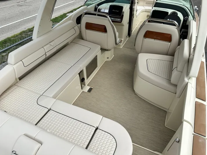  Yacht Photos Pics 2025 Chris-Craft Launch 31 GT interior with luxurious seating and modern design.