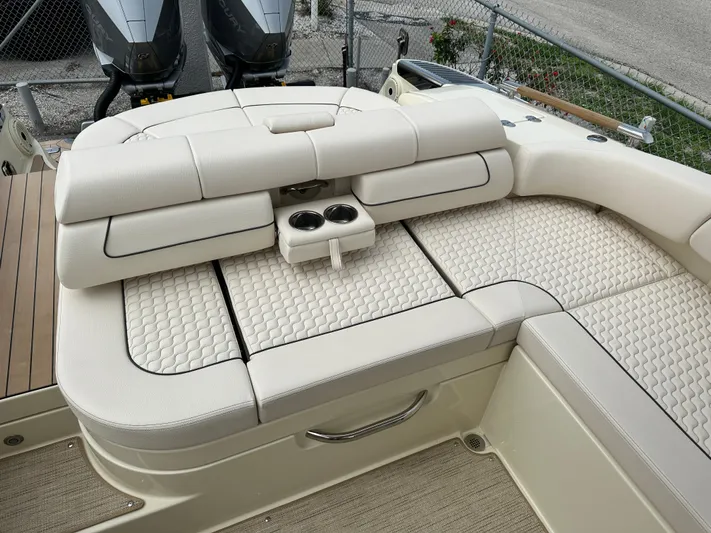  Yacht Photos Pics 2025 Chris-Craft Launch 31 GT boat with luxurious beige seating and cup holders.