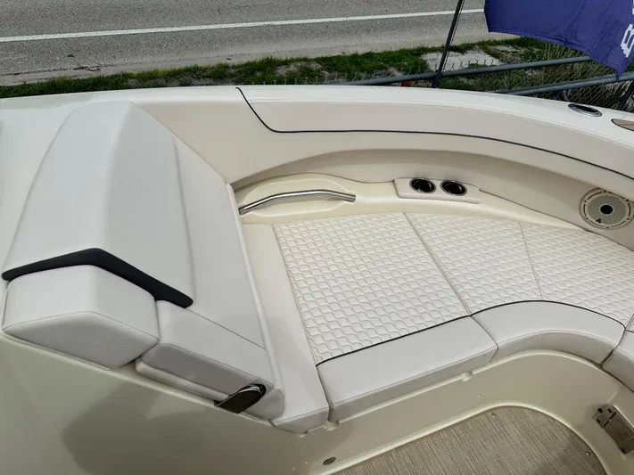  Yacht Photos Pics 2025 Chris-Craft Launch 31 GT boat interior seating with white upholstery.