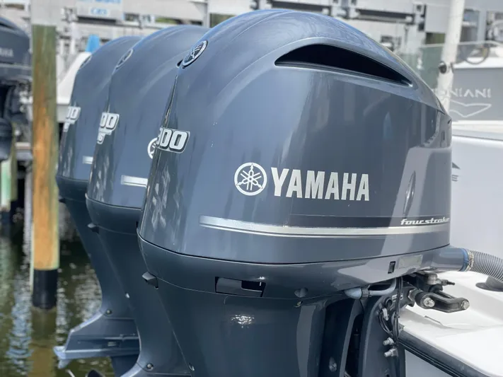  Yacht Photos Pics Yamaha four-stroke outboard engines on a 2011 Invincible 36 CC boat.