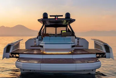 Evo Yachts R6