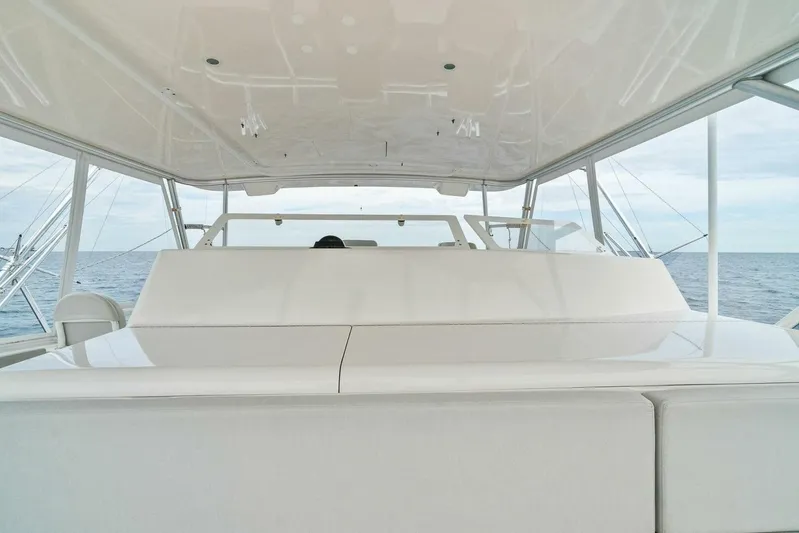 Knot On Call Yacht Photos Pics 2006 Viking 61 Convertible yacht interior with ocean view.