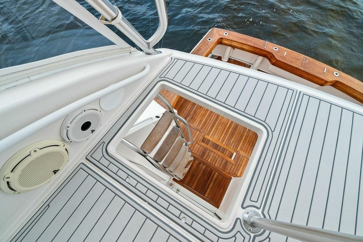 2006 Viking 61 