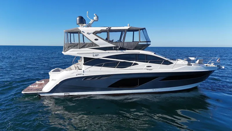 Boatjunkie Yacht Photos Pics 2018 SEA RAY L550 FLY