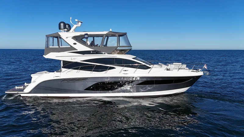 Boatjunkie Yacht Photos Pics 2018 SEA RAY L550 FLY