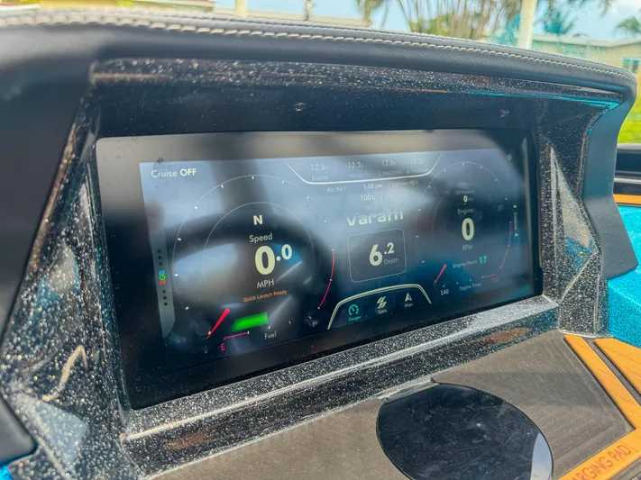  Yacht Photos Pics 2024 Varatti Z2373 dashboard display showing speed, fuel, and navigation.