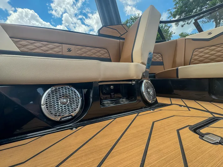  Yacht Photos Pics 2024 Varatti Z2373 boat interior with premium seating and built-in speakers.