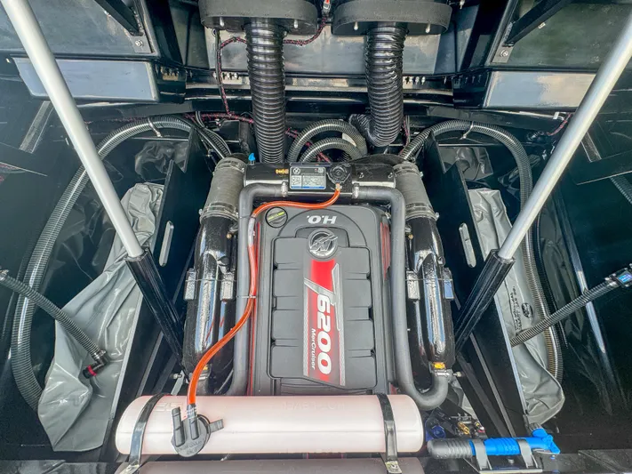  Yacht Photos Pics 2024 Varatti Z2373 engine compartment with 6.2L V8 engine.