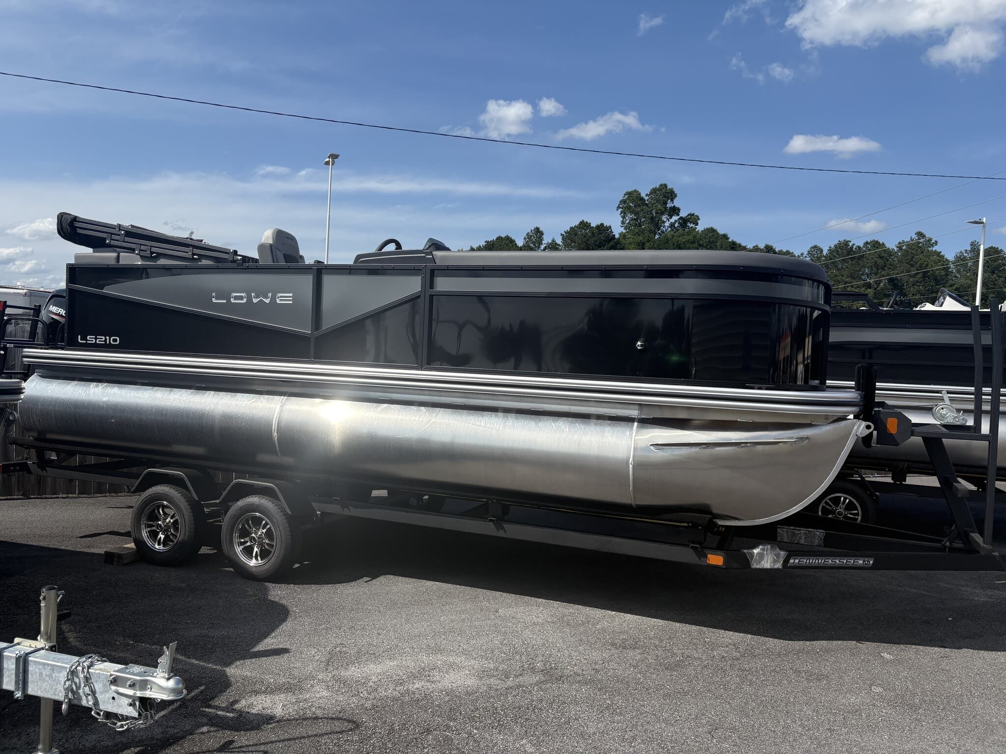 Lowe LS Walk Thru 210