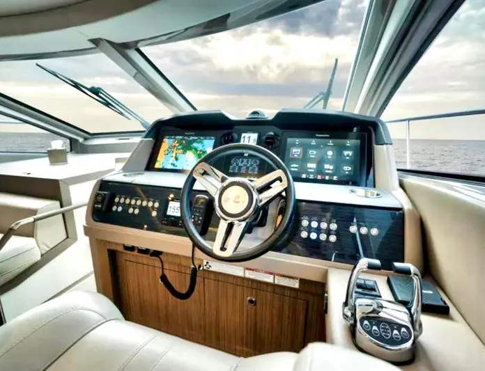 Boatjunkie Yacht Photos Pics Main Helm - RayMarine Electronics