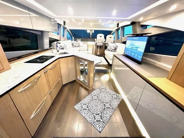 Boatjunkie Yacht Photos Pics Interior Looking Forward