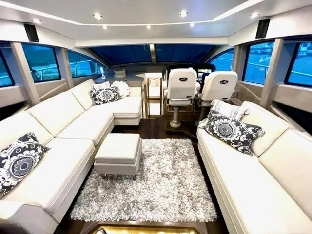 Boatjunkie Yacht Photos Pics Salon Area
