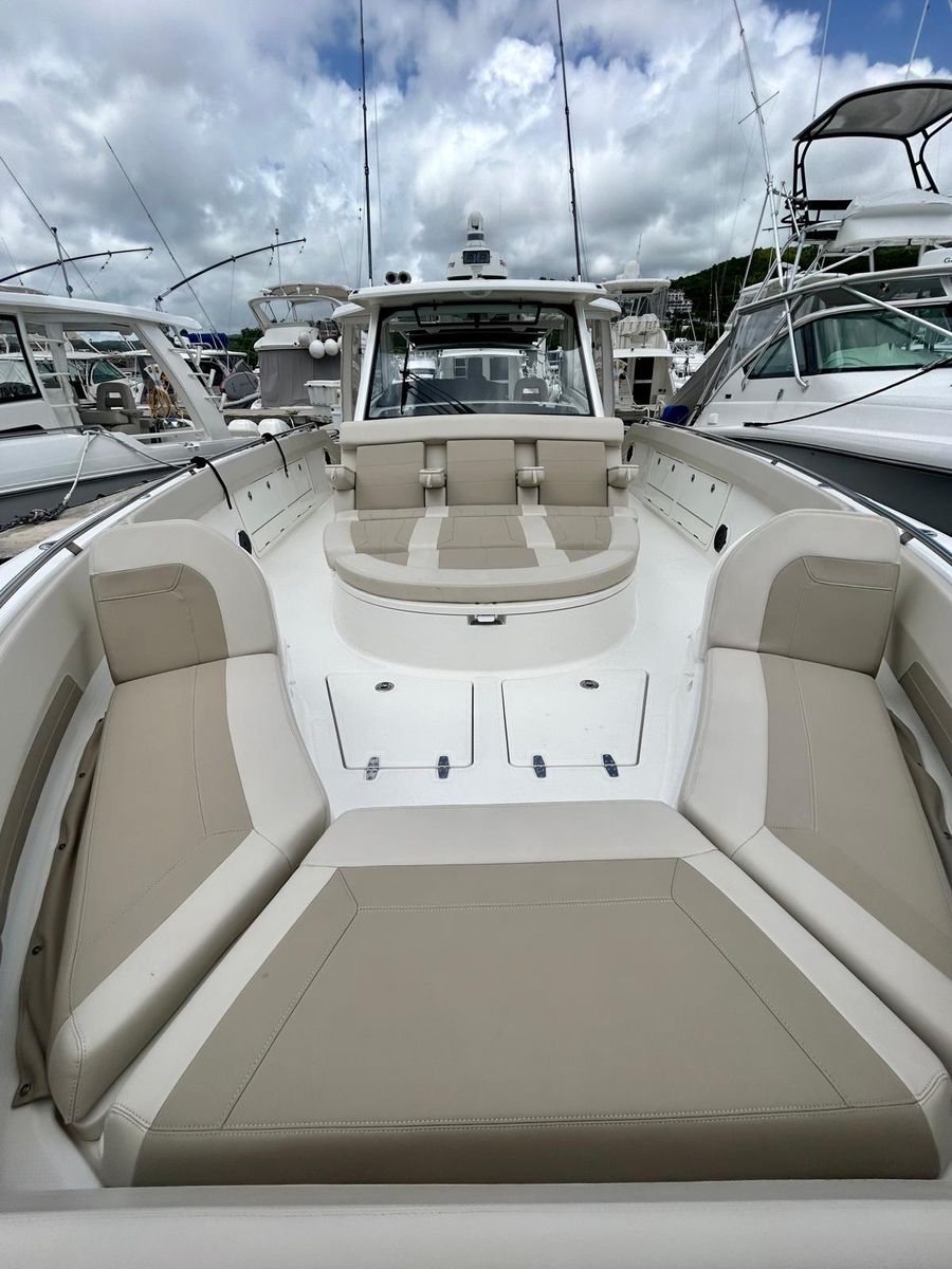 2019 Boston Whaler 42 