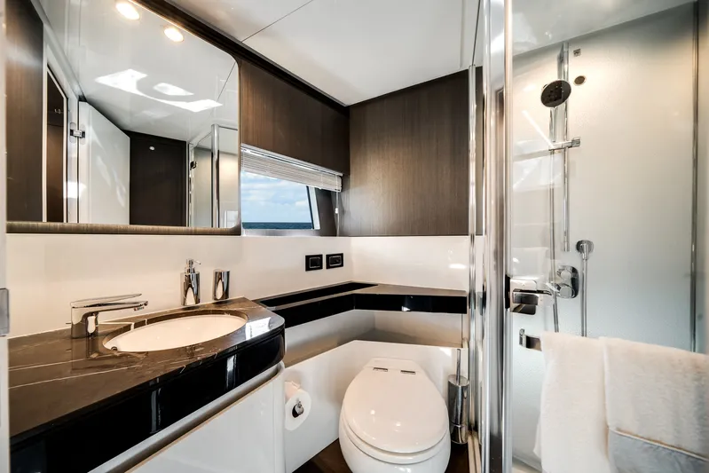  Yacht Photos Pics Luxurious bathroom on the 2022 Azimut S7 yacht.