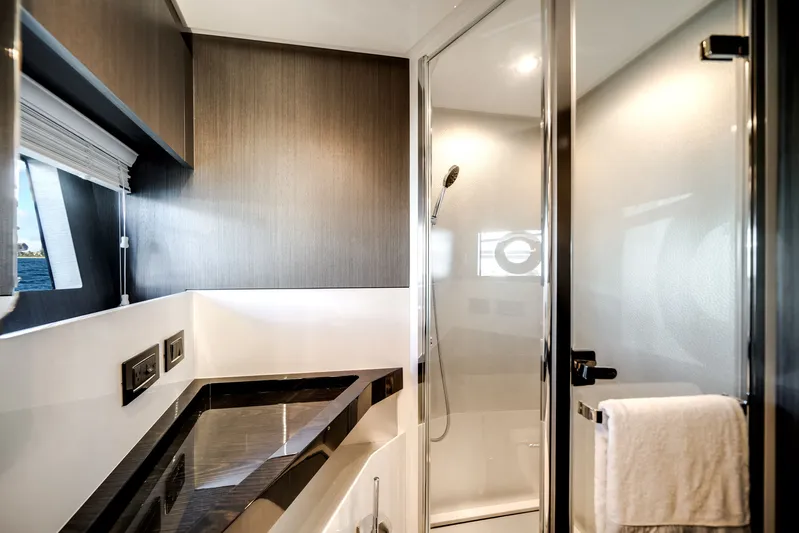 Yacht Photos Pics Luxurious bathroom on the Azimut S7 yacht, model year 2022.