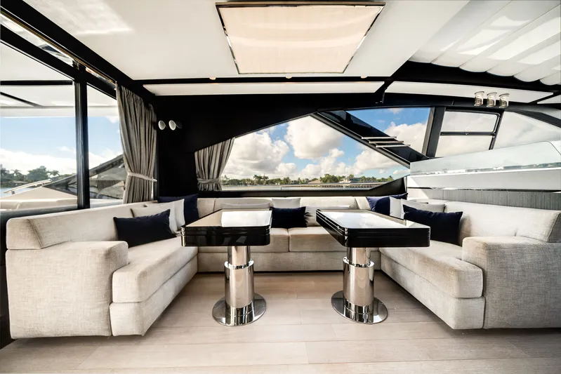  Yacht Photos Pics Luxurious interior of Azimut S7 yacht, model year 2022.
