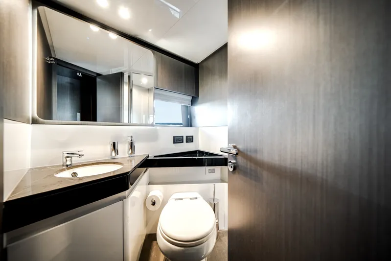  Yacht Photos Pics Luxurious bathroom on the Azimut S7 yacht, model year 2022.