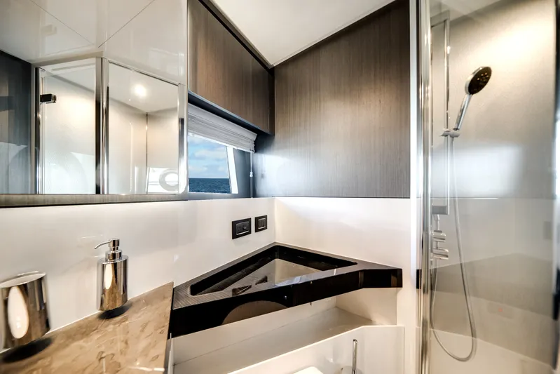  Yacht Photos Pics Luxurious bathroom on the Azimut S7 yacht, model year 2022.