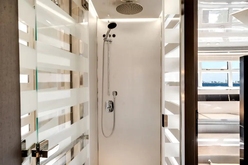  Yacht Photos Pics Luxurious shower on the Azimut S7 yacht, 2022 model.