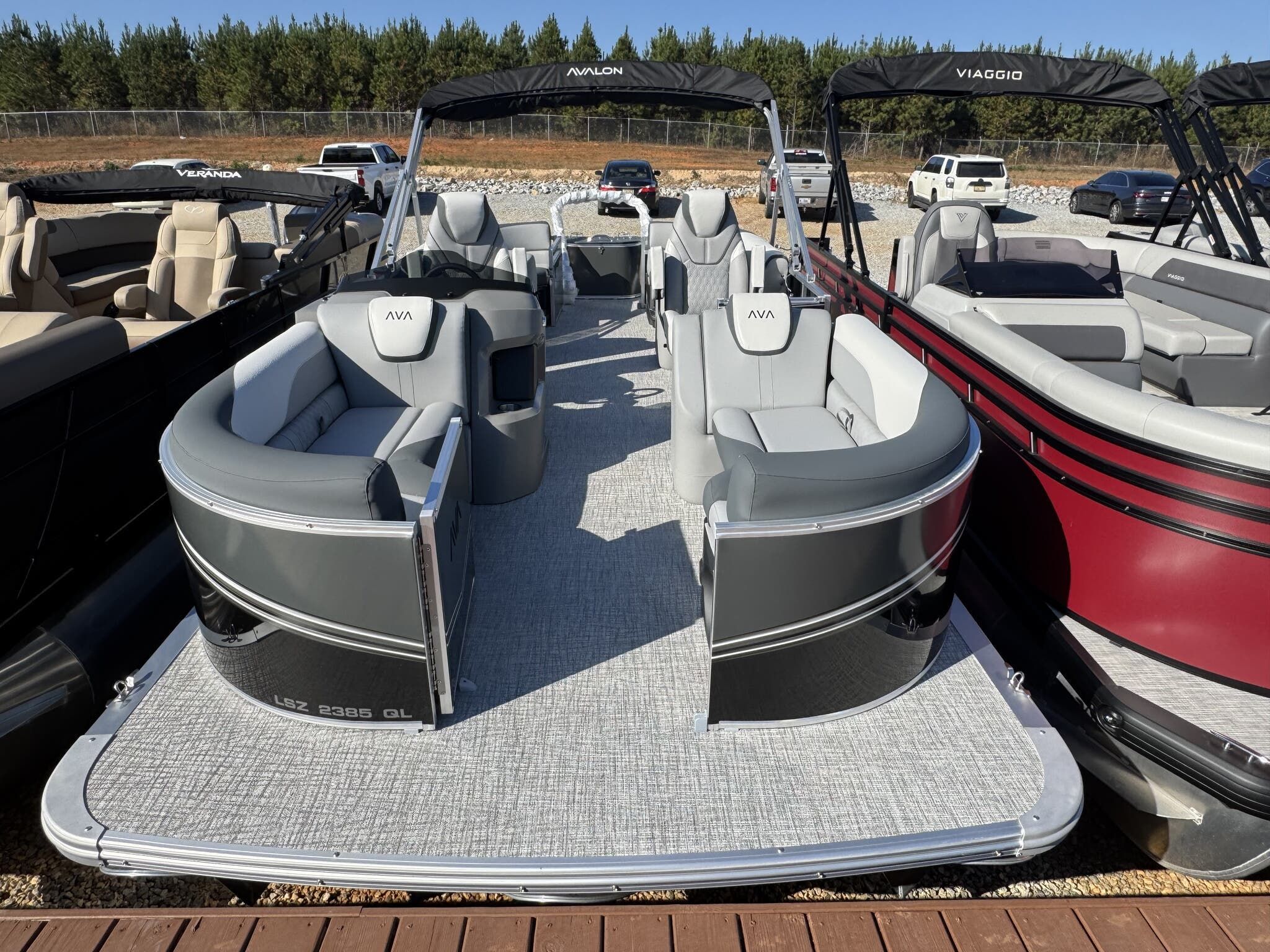 Avalon LSZ Quad Lounge - 23'