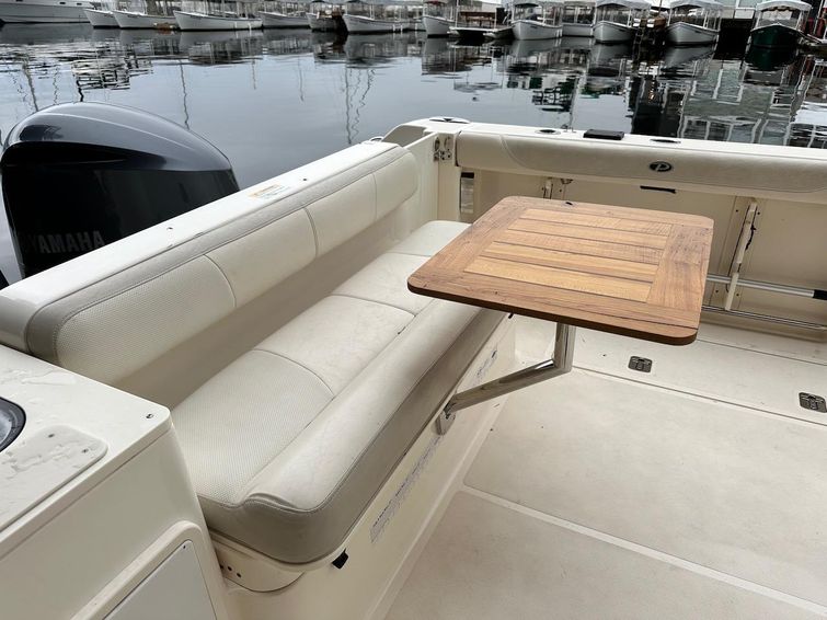 2011-31-pursuit-os-315-offshore