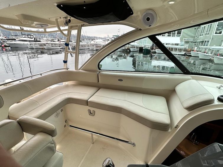 2011-31-pursuit-os-315-offshore
