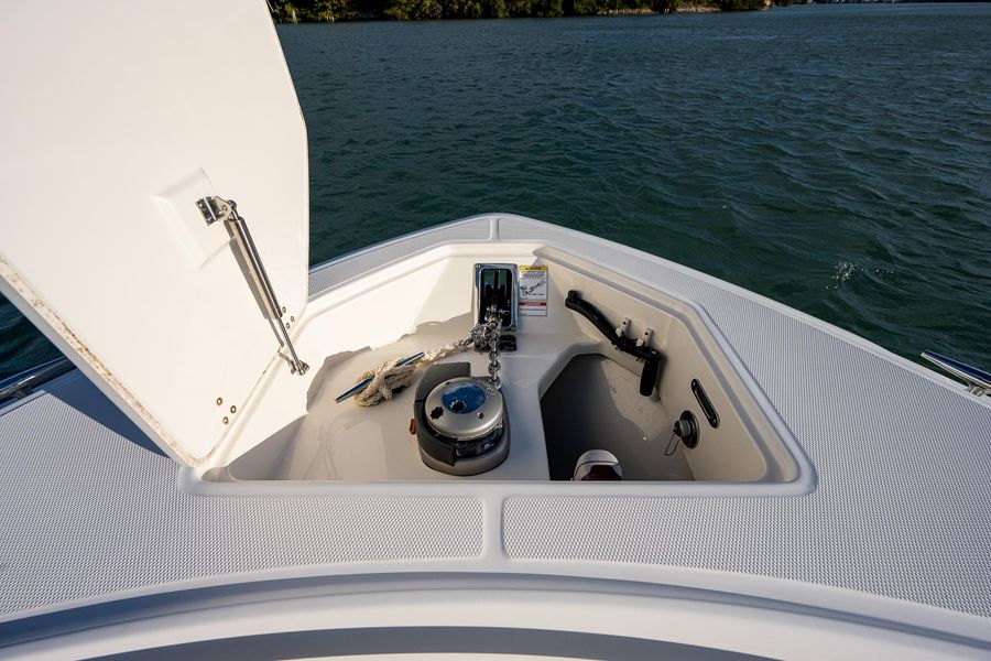 2020 Boston Whaler 330 Outrage