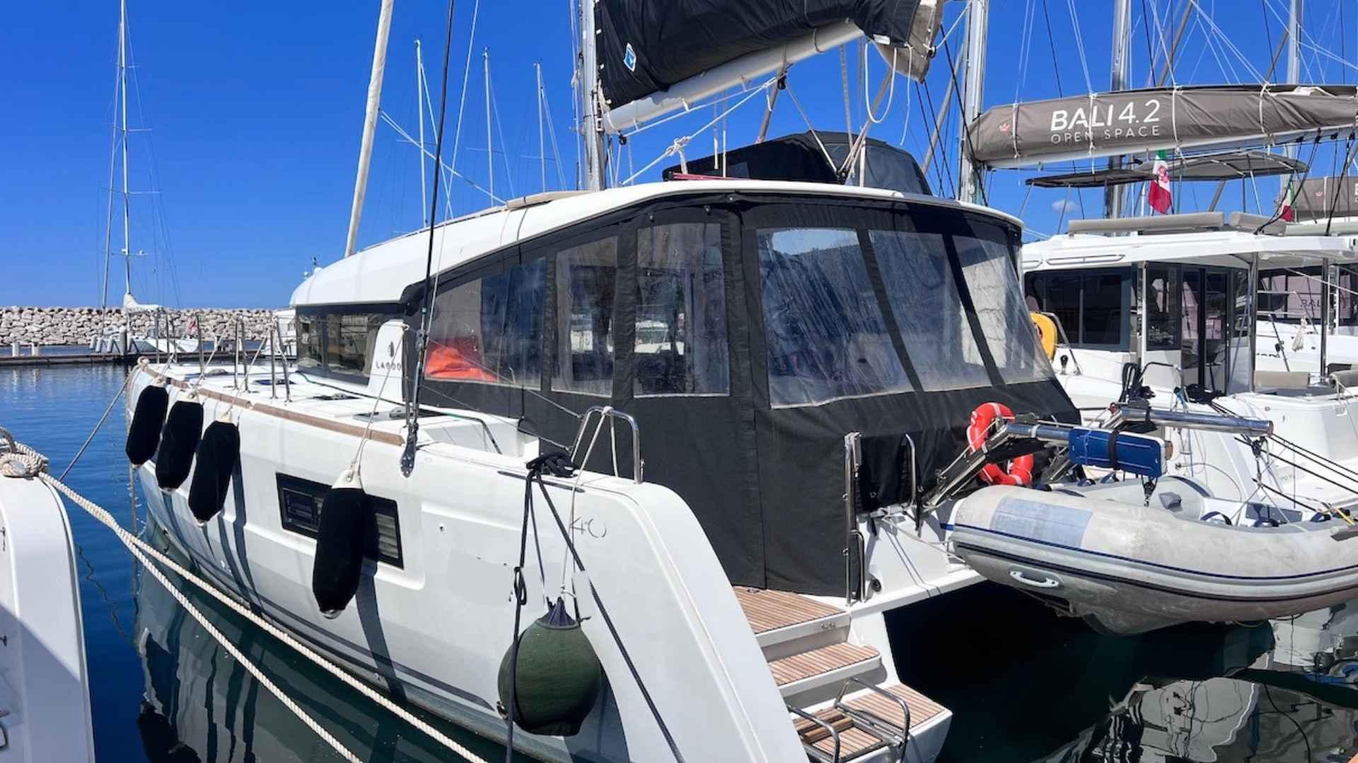 2019 Lagoon 40