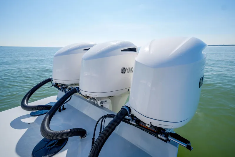 Treseos Yacht Photos Pics Regulator 34 Treseos- Engines