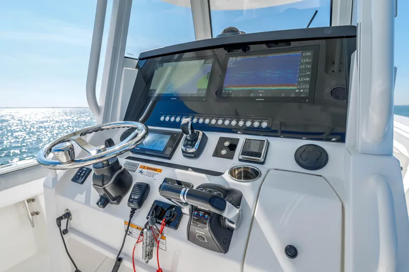 Treseos Yacht Photos Pics Regulator 34 Treseos- Helm