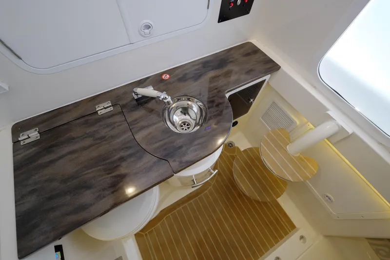Treseos Yacht Photos Pics Regulator 34 Treseos- Head