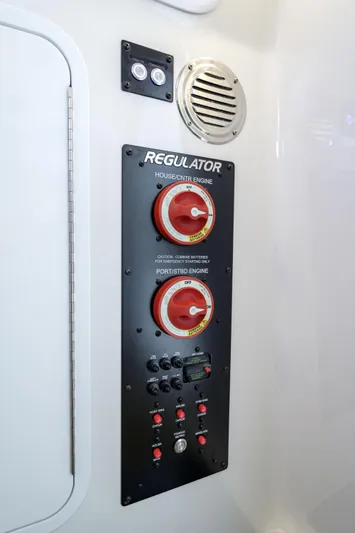 Treseos Yacht Photos Pics Regulator 34 Treseos- Regulator