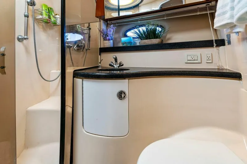 Blu Ayes Yacht Photos Pics Master Head