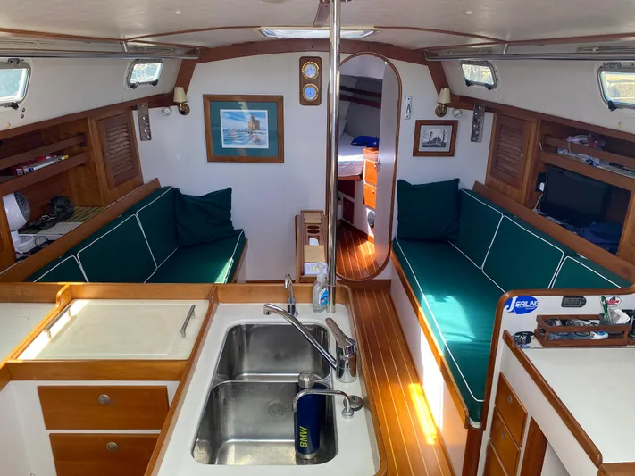 Jaywalker Yacht Photos Pics 