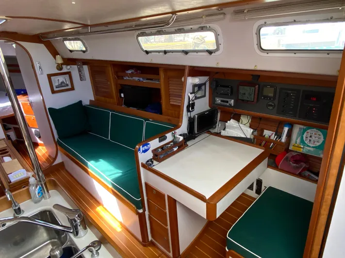 Jaywalker Yacht Photos Pics 