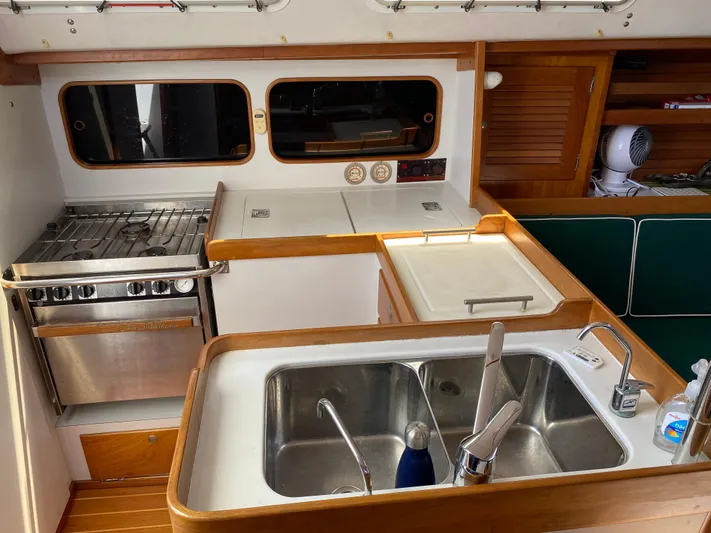 Jaywalker Yacht Photos Pics 