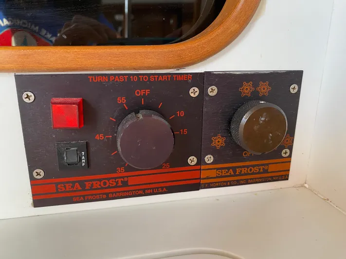 Jaywalker Yacht Photos Pics 