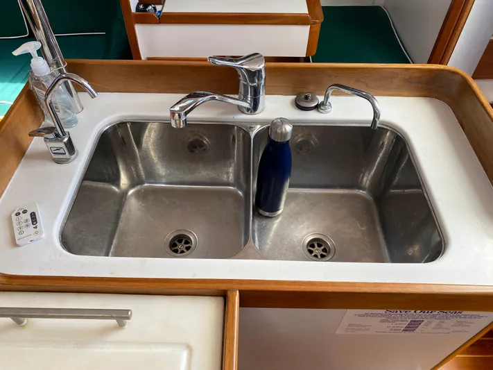 Jaywalker Yacht Photos Pics 