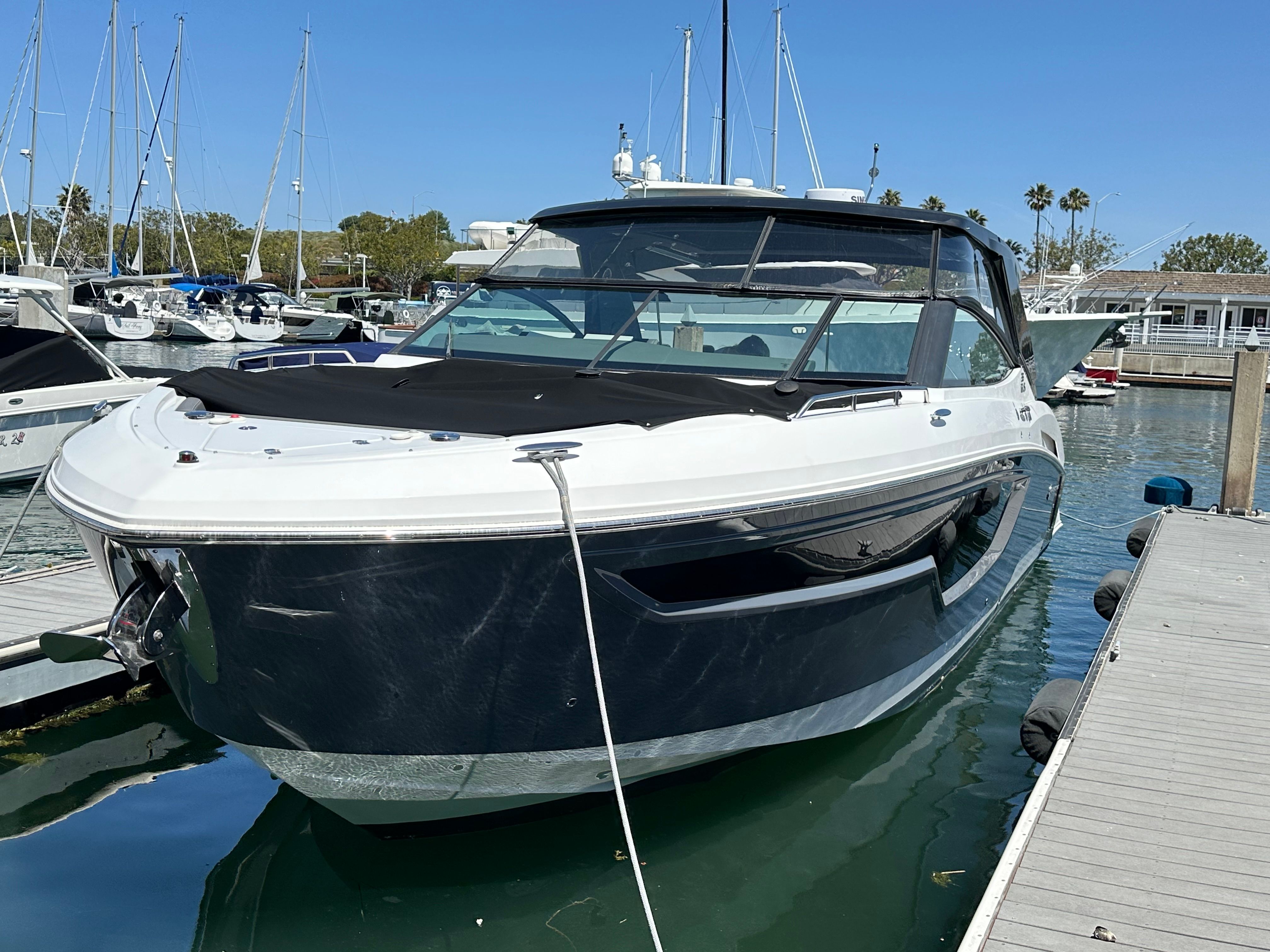 Cruisers Yachts 38 GLS