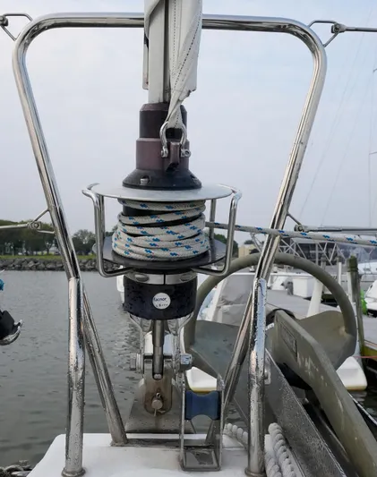 Bleu Lagoon Yacht Photos Pics Close-up of a 2012 Lagoon 421 sailboat's rigging and furling system at a marina.
