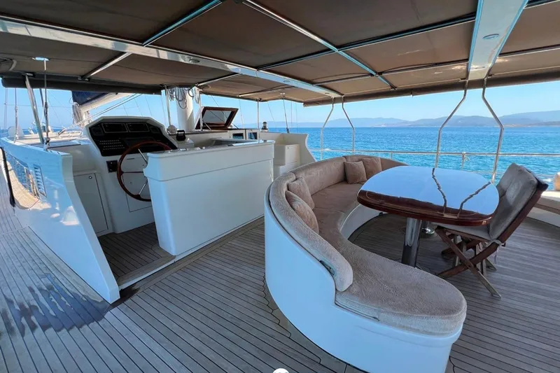 Cİca Sultan Yacht Photos Pics Luxurious 2014 Ark Yat 24M yacht interior with elegant seating and ocean view.