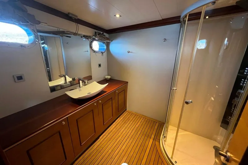 Cİca Sultan Yacht Photos Pics Luxurious bathroom on 2014 Ark Yat 24M yacht with modern sink and shower.