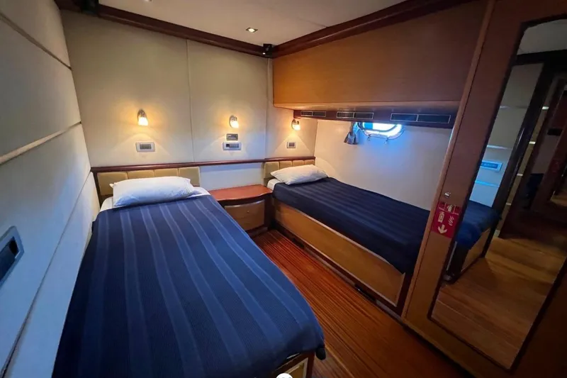 Cİca Sultan Yacht Photos Pics Twin cabin interior of 2014 Ark Yat 24M yacht with modern furnishings.