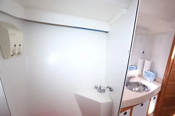 Aloha R & R Yacht Photos Pics 