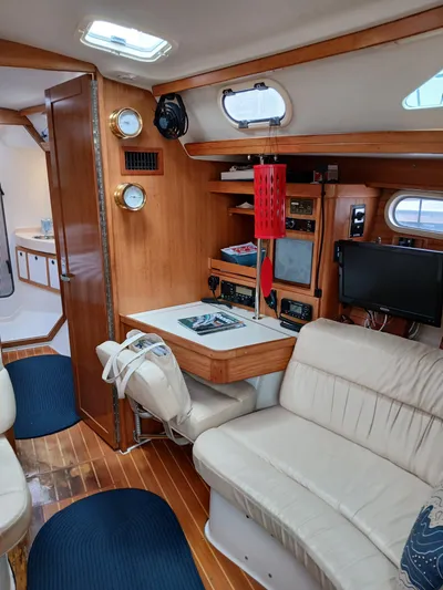 Aloha R & R Yacht Photos Pics 