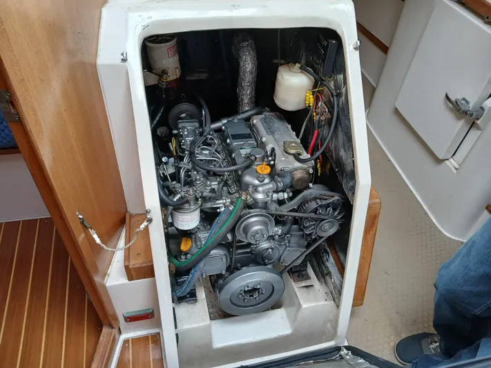 Aloha R & R Yacht Photos Pics 