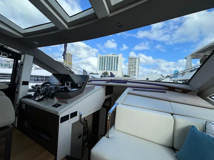 4 Stateroom Layout Yacht Photos Pics 