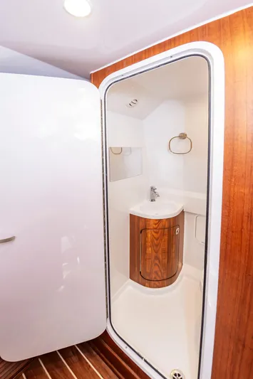 Justifier Yacht Photos Pics 