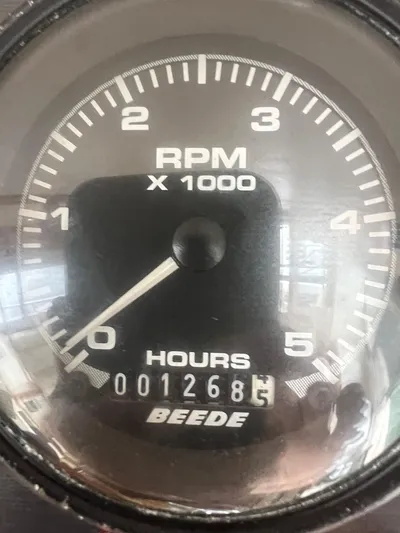  Yacht Photos Pics Tachometer of 2004 Albin 35 Tournament Express showing 1268 hours.