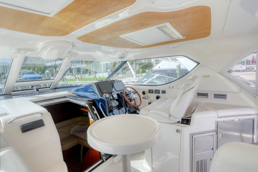 2008 Tiara Yachts 4300 Sovran